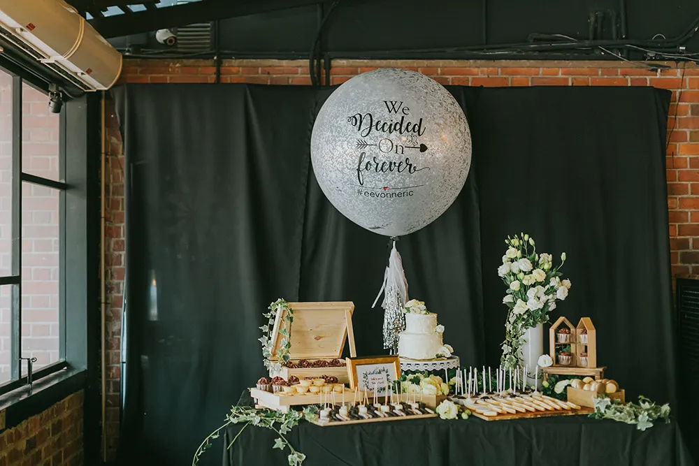 Photo by Arture Photography. theweddingnotebook.com