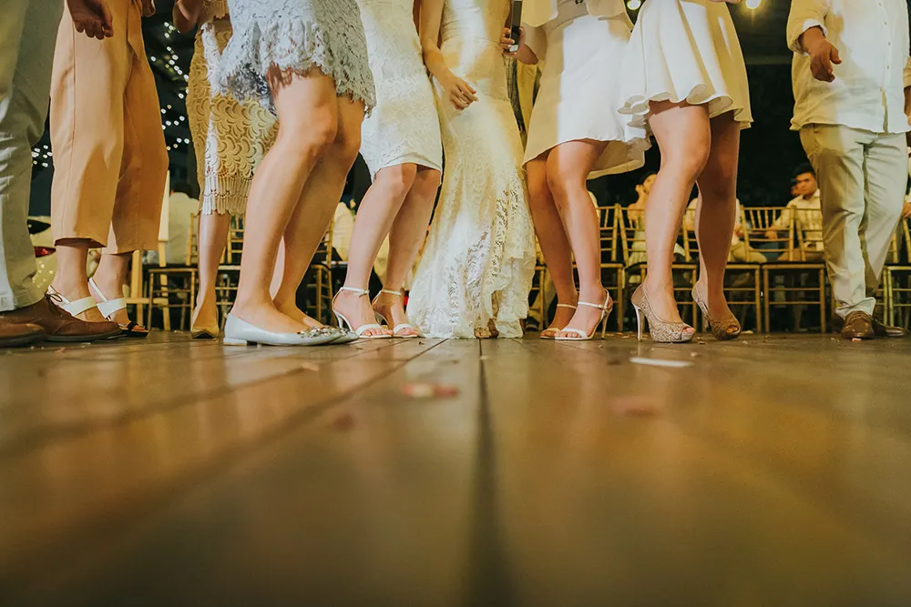 Photo by Arture Photography. theweddingnotebook.com