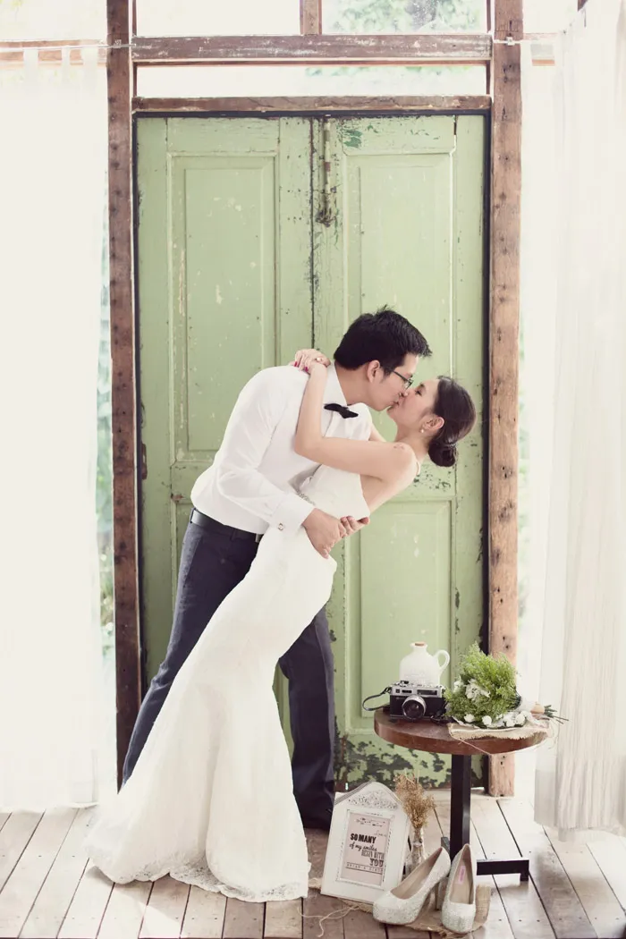 Photo by One Way Ticket. theweddingnotebook.com