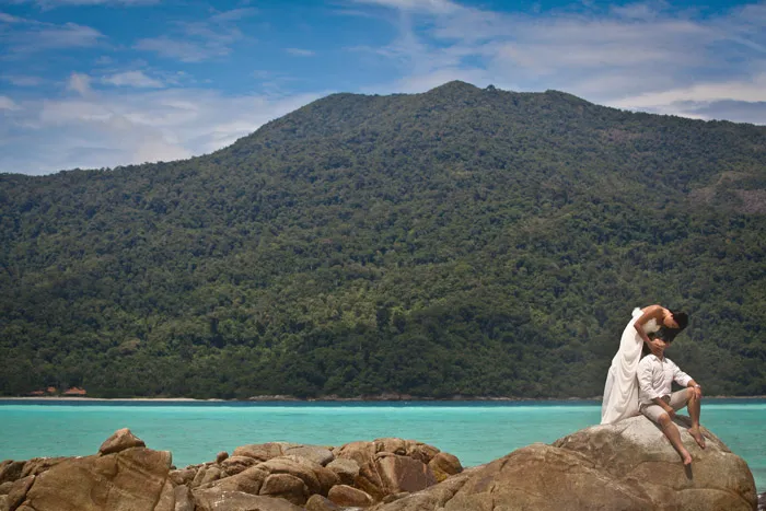 www.theweddingnotebook. Darren Jee Photography. Destination beach wedding at Koh Lipe