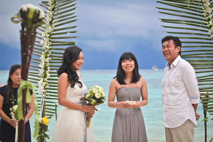 www.theweddingnotebook. Darren Jee Photography. Destination beach wedding at Koh Lipe