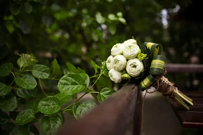 www.theweddingnotebook. Darren Jee Photography. Bridal bouquet