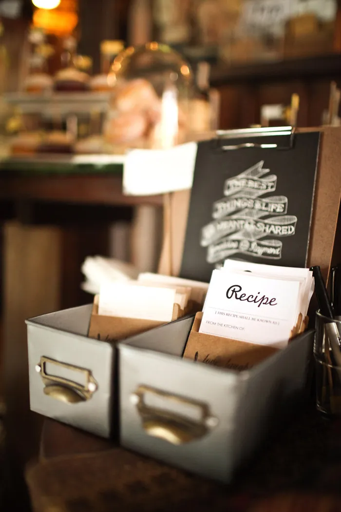 www.theweddingnotebook. Darren Jee Photography. Guestbook ideas