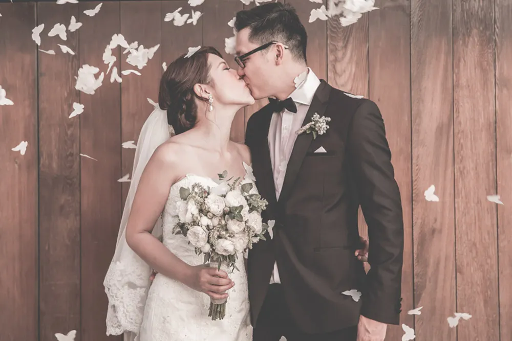 Photo by Angela Rose Photography. theweddingnotebook.com