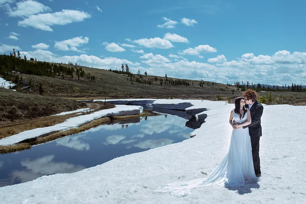 DIY Wedding Photoshoot, Icefields Parkway, Canada. theweddingnotebook.com