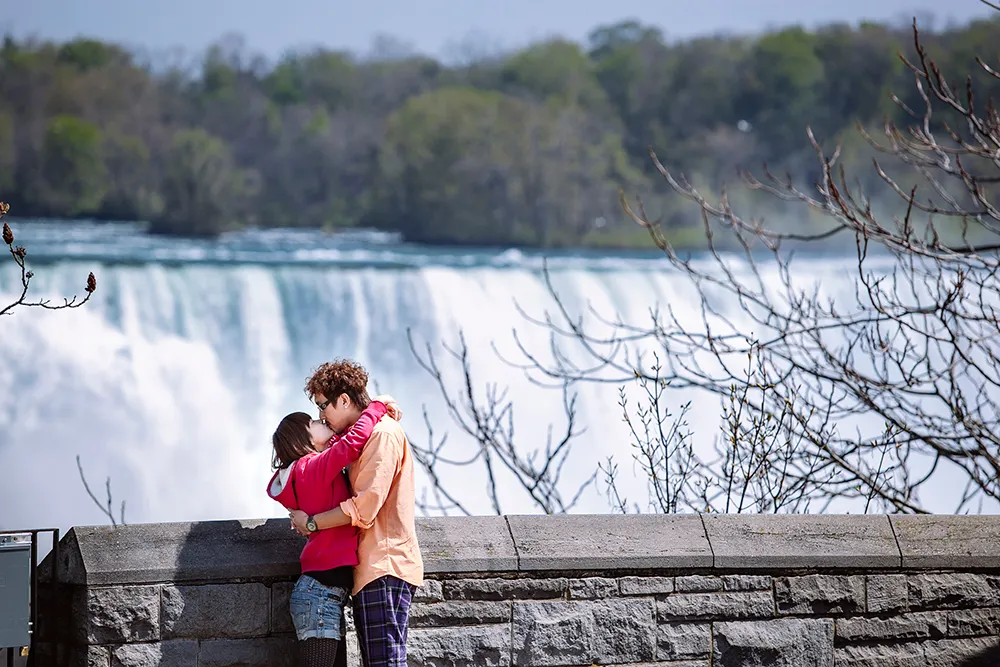 DIY Wedding Photoshoot, Niagara Falls, Canada. theweddingnotebook.com