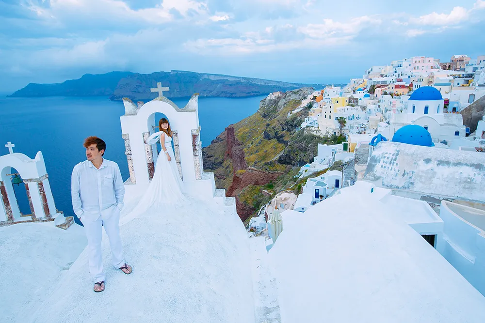 DIY Wedding Photoshoot, Santorini, Greece. theweddingnotebook.com