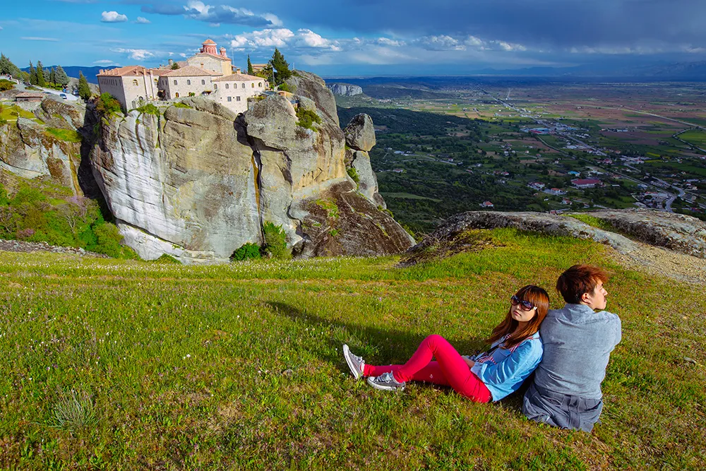 DIY Wedding Photoshoot, Meteora, Thessaly, Greece. theweddingnotebook.com