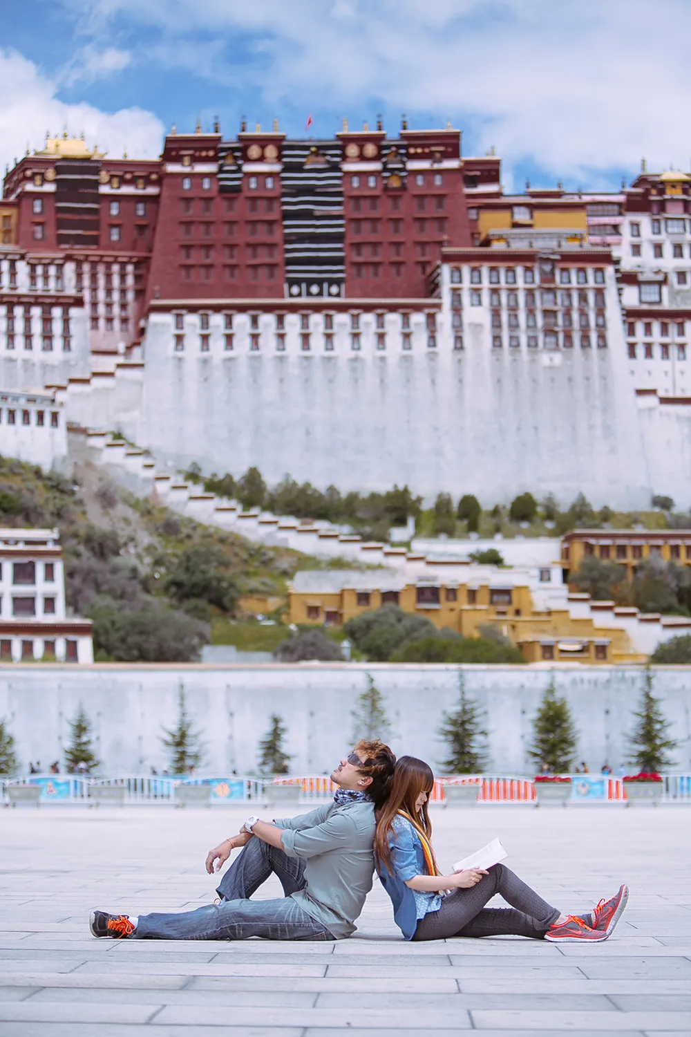 DIY Wedding Photoshoot, Potala Palace, Lhasa, Tibet, China. theweddingnotebook.com