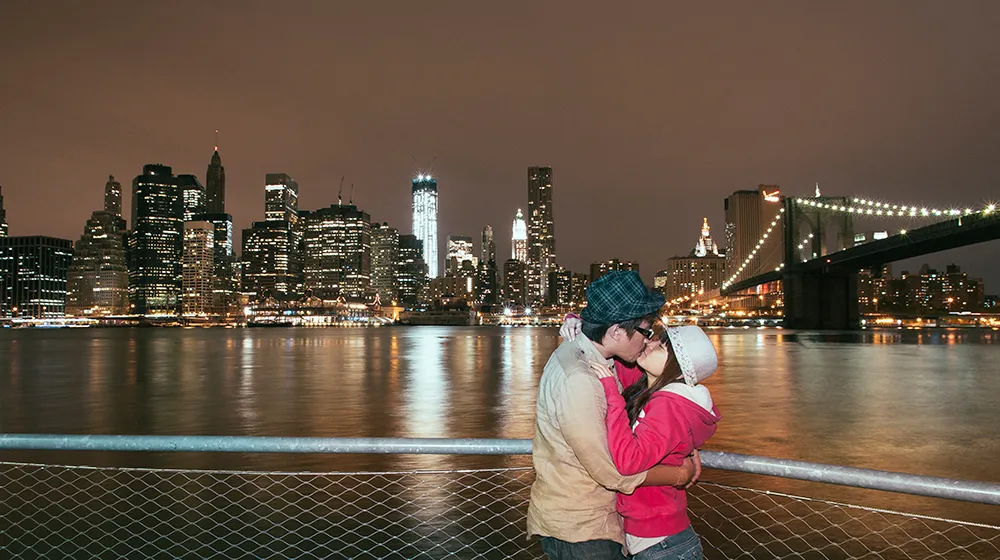 DIY Wedding Photoshoot, The Brooklyn Bridge, New York, USA. theweddingnotebook.com