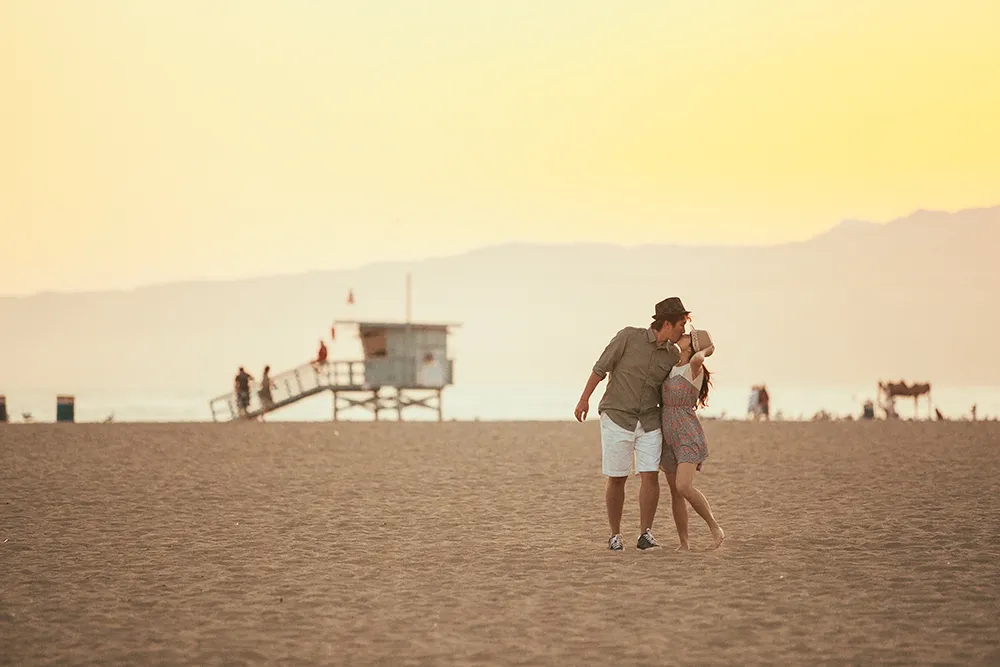 DIY Wedding Photoshoot, Santa Monica State Beach, California, USA. theweddingnotebook.com