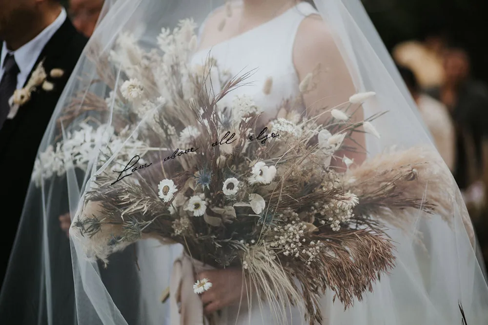 Photo by Iluminen. theweddingnotebook.com