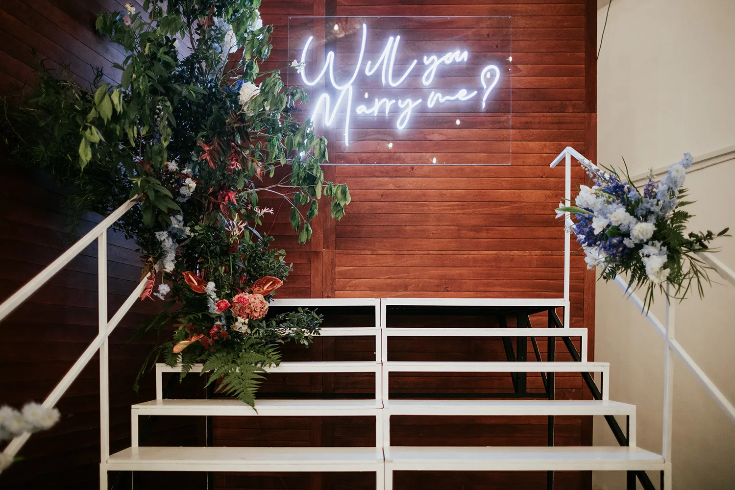 Photography by Lens of Mira. theweddingnotebook.com