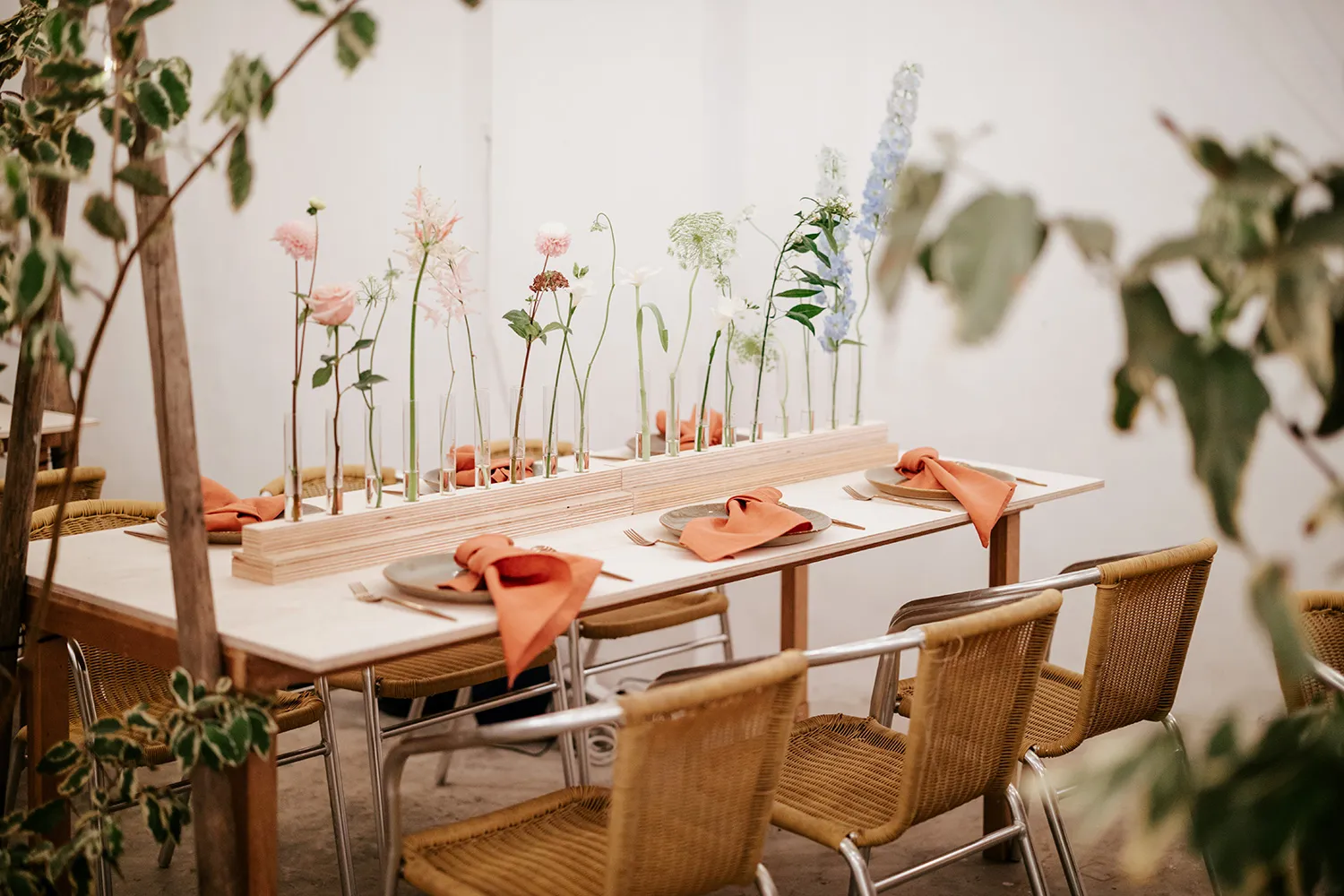 Photography by Lens of Mira. theweddingnotebook.com