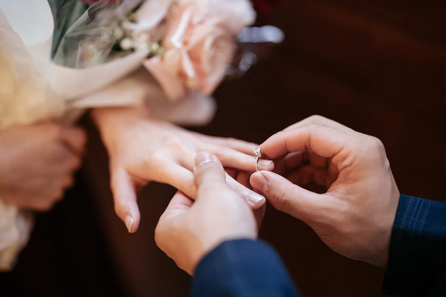 Photography by Lens of Mira. theweddingnotebook.com