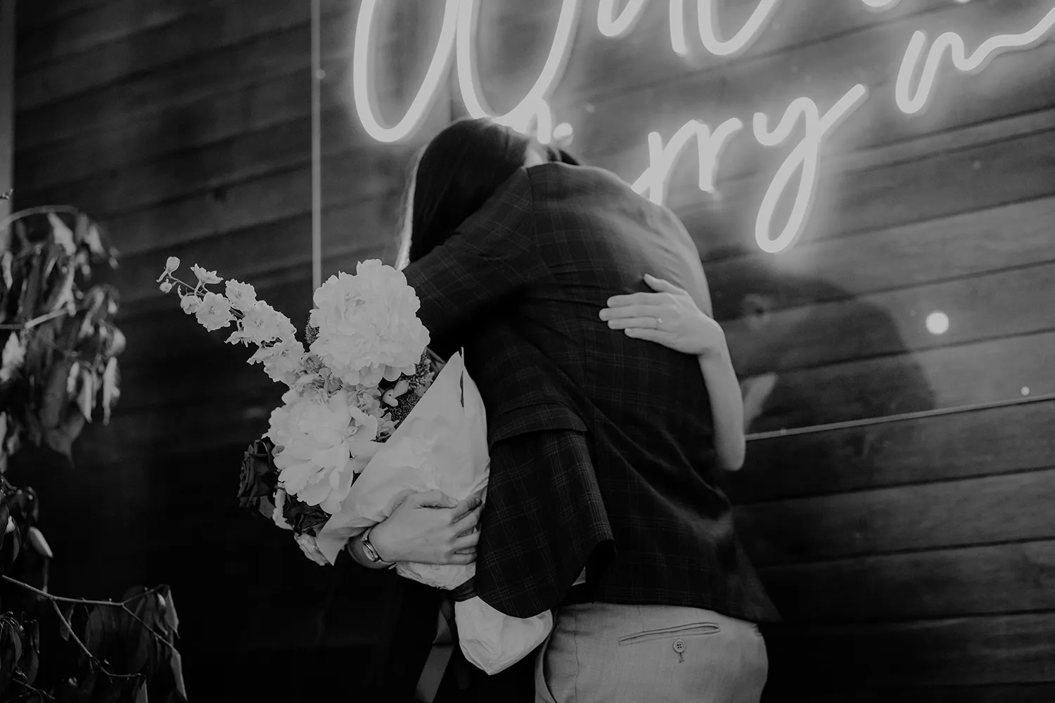 Photography by Lens of Mira. theweddingnotebook.com