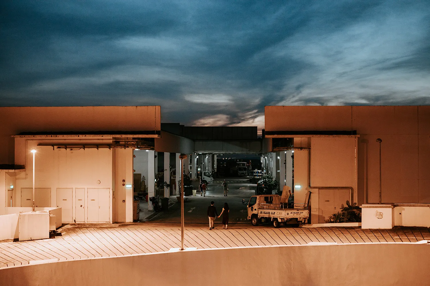 Photography by Lens of Mira. theweddingnotebook.com