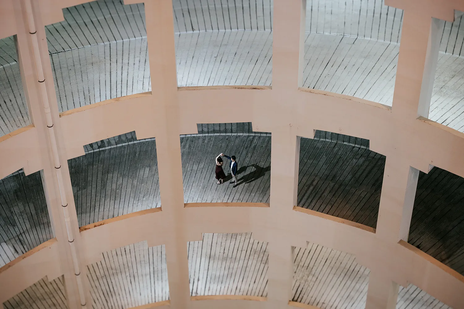 Photography by Lens of Mira. theweddingnotebook.com