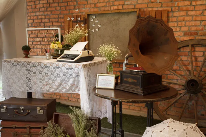 Styling by Mint Events &amp; Soirees. theweddingnotebook.com