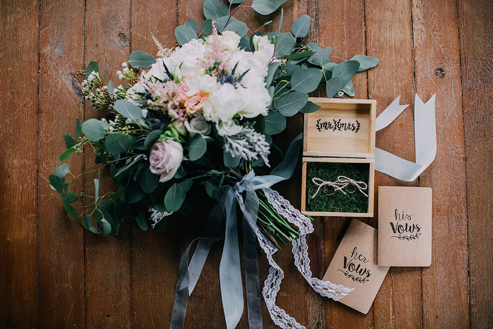 Beautiful wedding stationary. Photo by Hellojanelee. theweddingnotebook.com