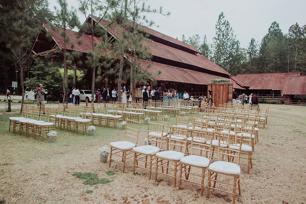 Photo by Hellojanelee. theweddingnotebook.com