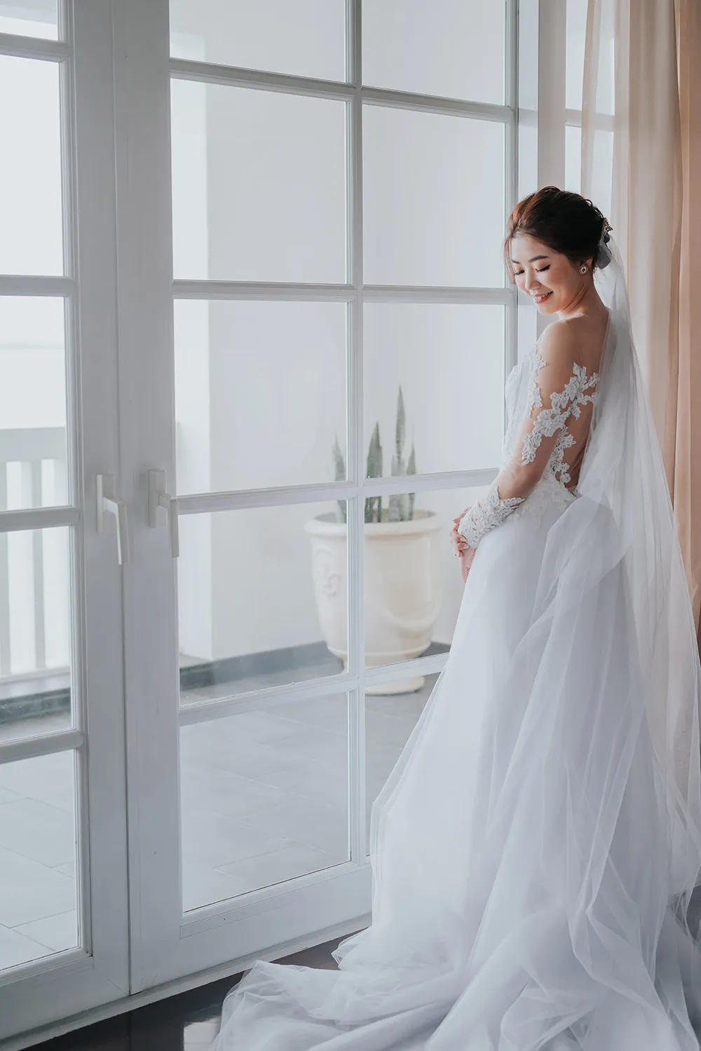 Photo by Daren Chong Photography. theweddingnotebook.com
