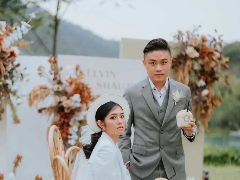 A Fashionable Hilltop Wedding at The Acres Resort