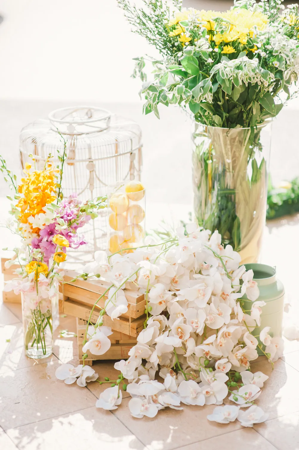 Photo by Munkeat Photography. theweddingnotebook.com