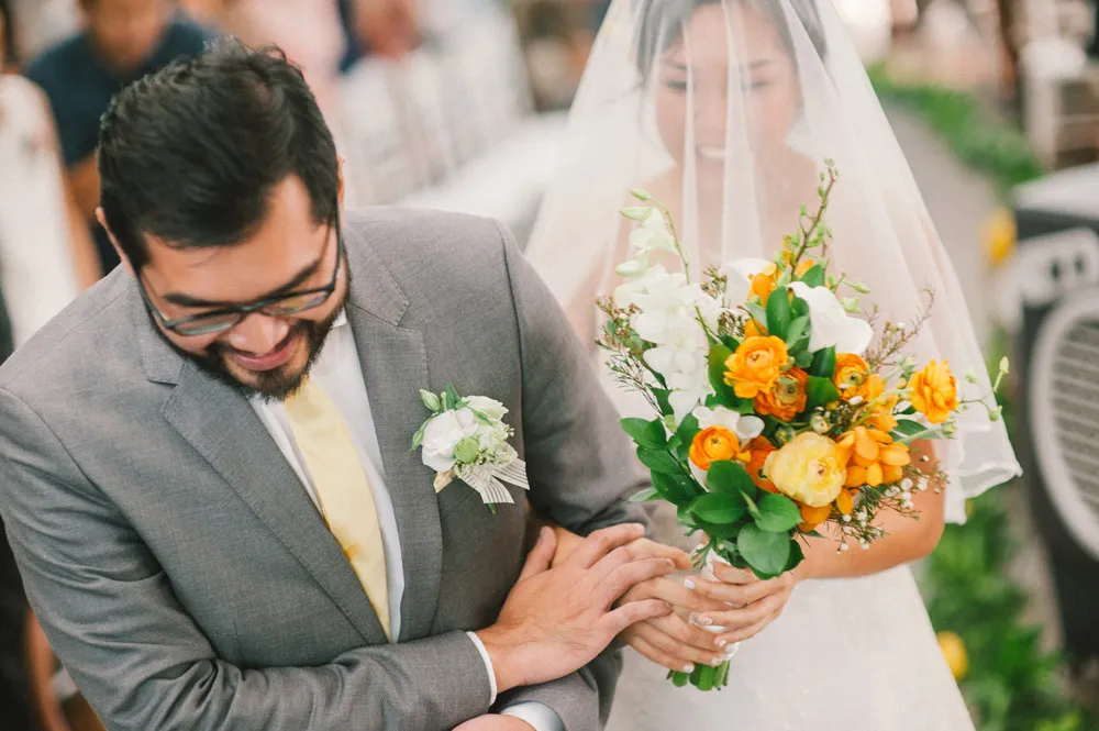 Photo by Munkeat Photography. theweddingnotebook.com