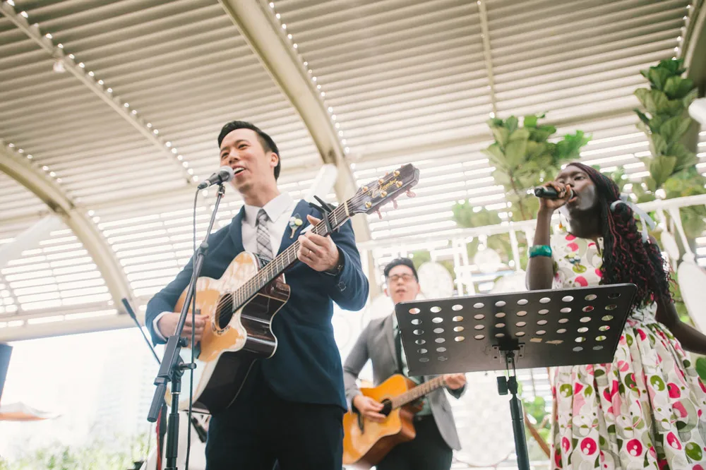 Photo by Munkeat Photography. theweddingnotebook.com