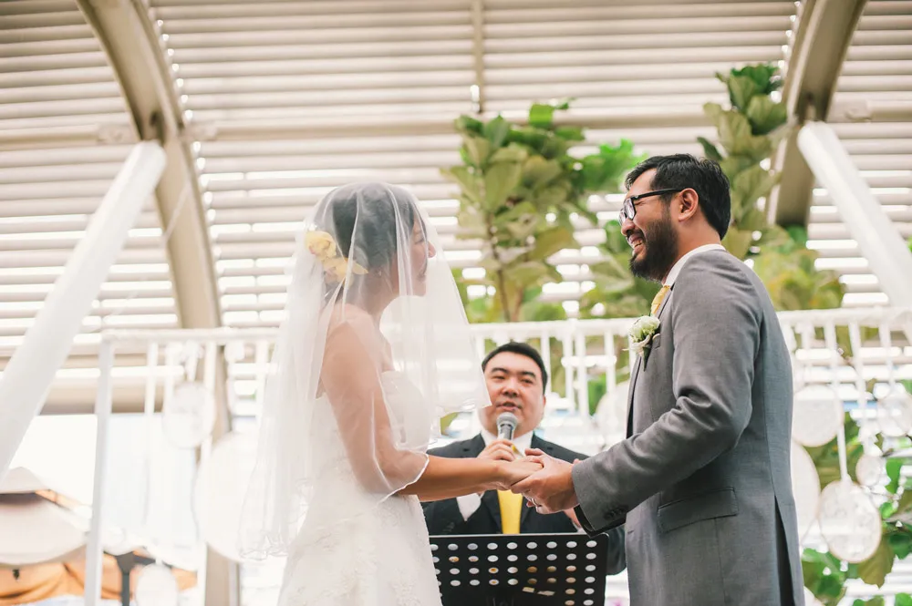 Photo by Munkeat Photography. theweddingnotebook.com