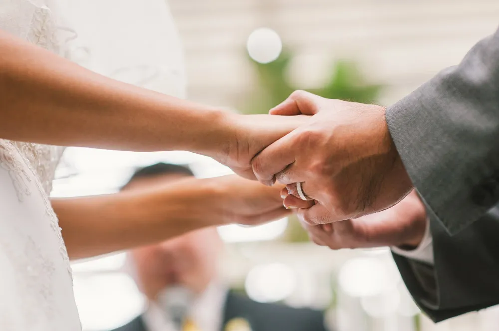 Photo by Munkeat Photography. theweddingnotebook.com