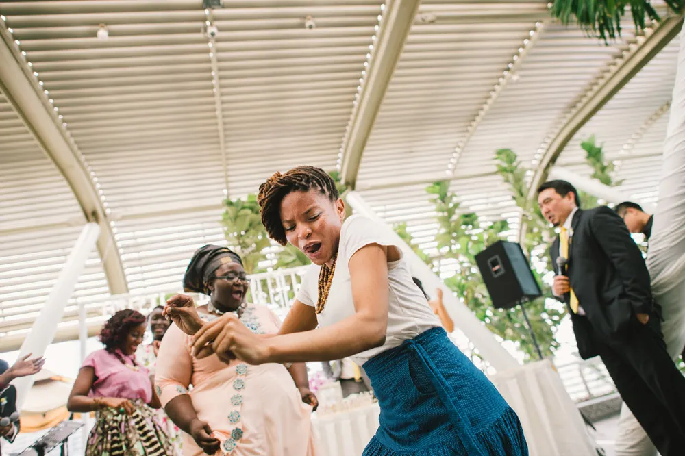 Photo by Munkeat Photography. theweddingnotebook.com