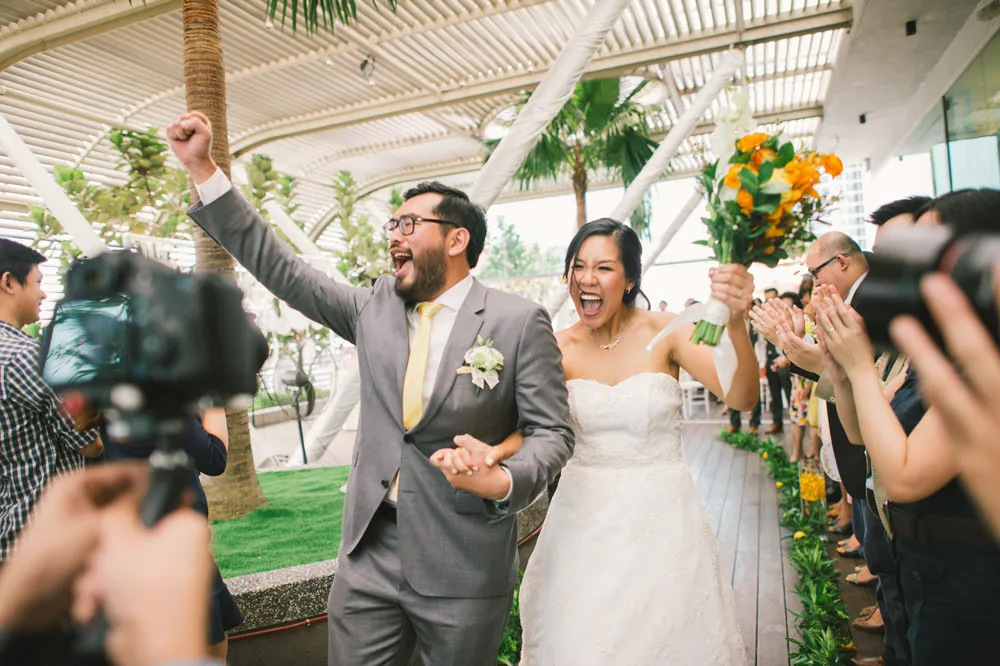 Photo by Munkeat Photography. theweddingnotebook.com