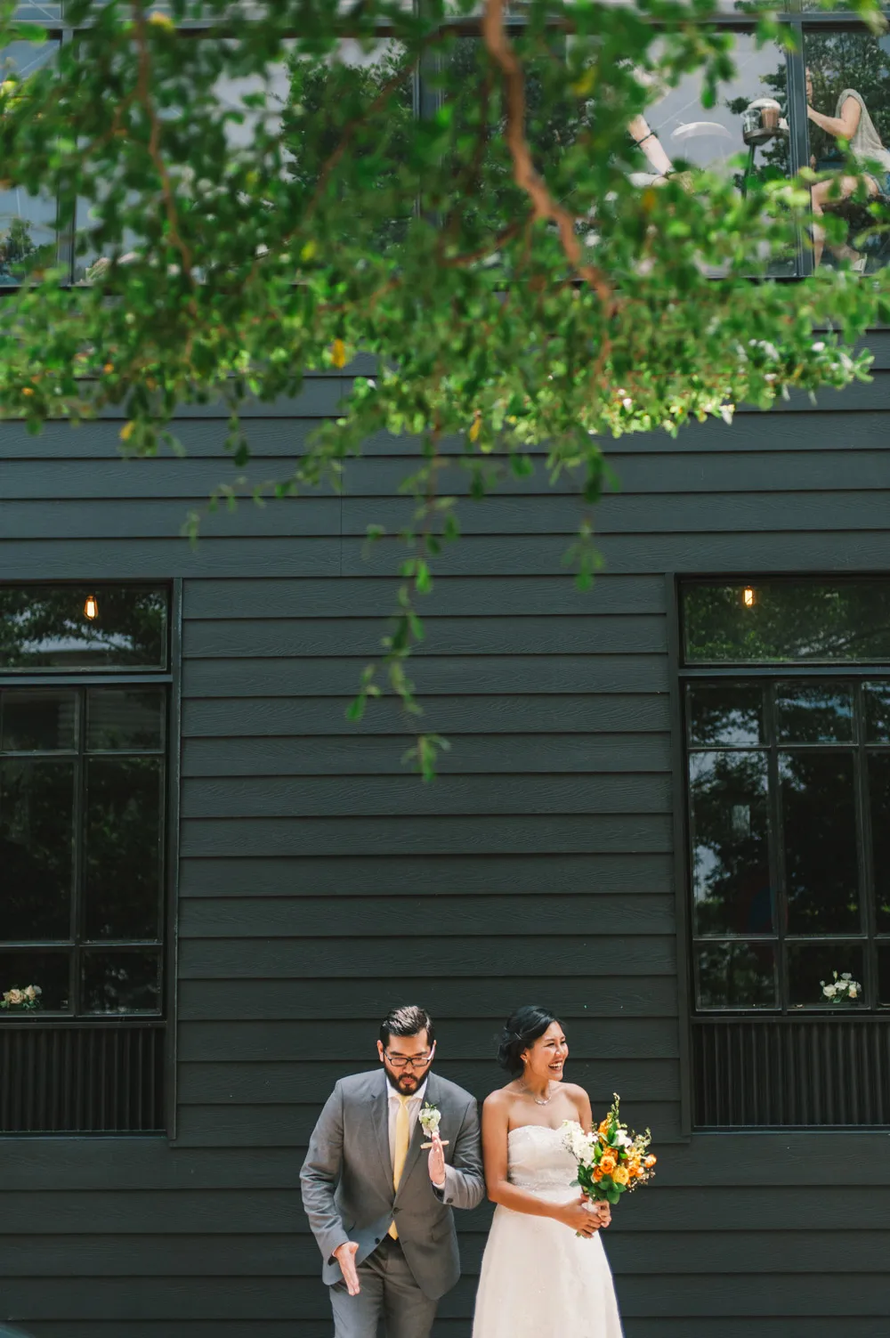 Photo by Munkeat Photography. theweddingnotebook.com