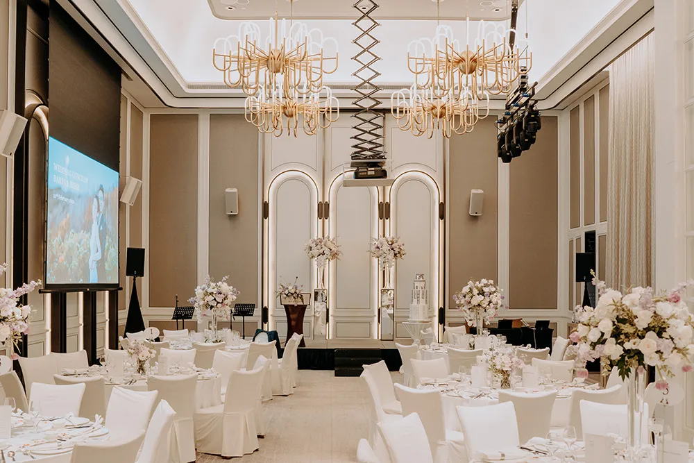 Wedding at the St Regis Singapore. Smittenpixels Photography. theweddingnotebook.com