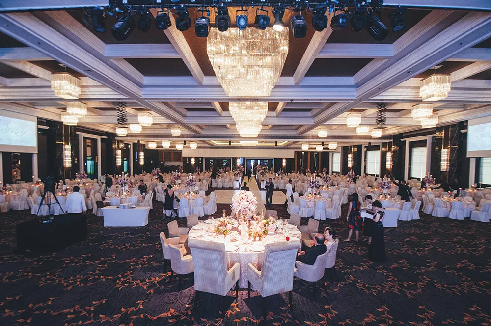The Majestic Hotel Kuala Lumpur wedding. Photo by Adam Ong Photography. theweddingnotebook.com