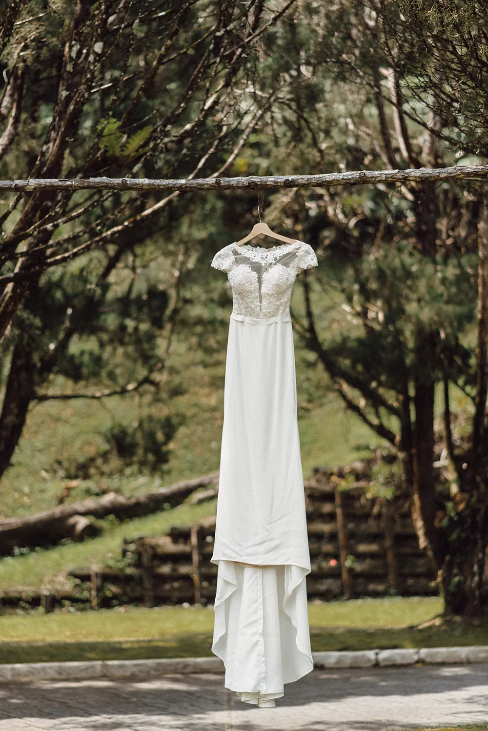 Photo by  Peter Herman Photography. theweddingnotebook.com