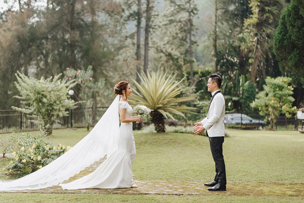 Photo by  Peter Herman Photography. theweddingnotebook.com