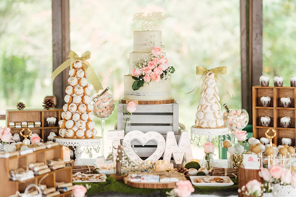 Photo by  Peter Herman Photography. theweddingnotebook.com