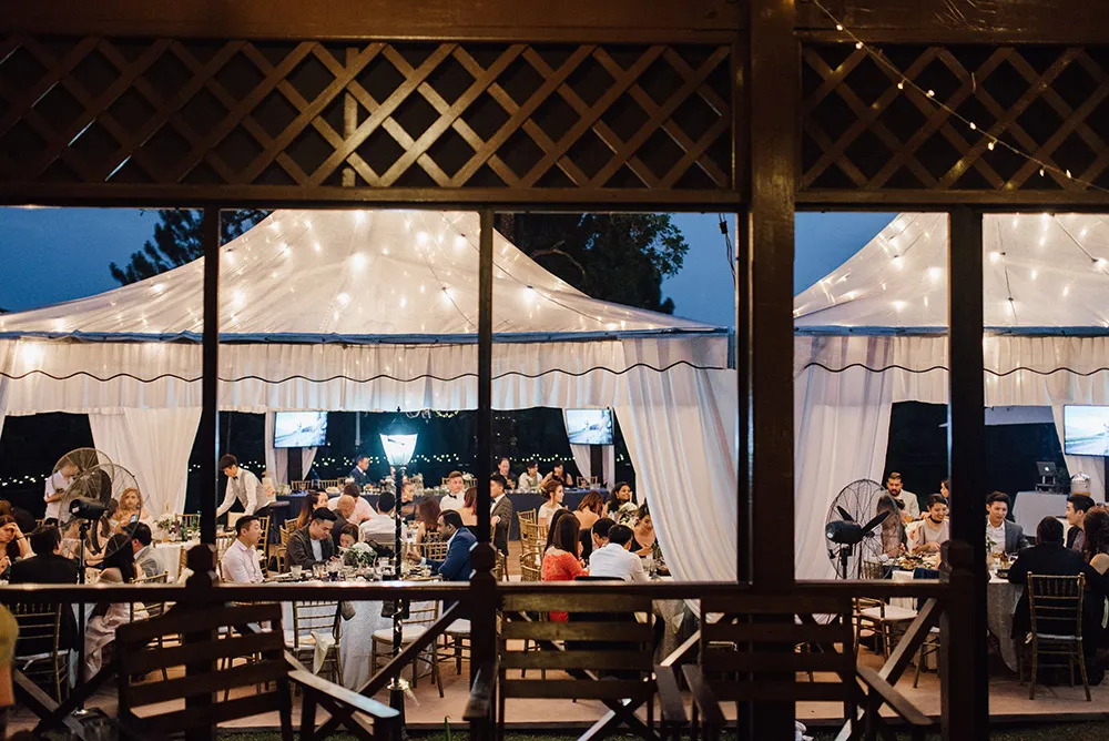 Photo by  Peter Herman Photography. theweddingnotebook.com