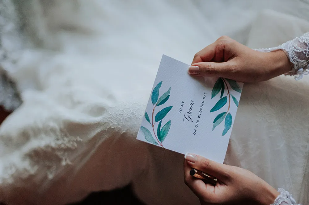 Photo by Munkeat Photography. theweddingnotebook.com