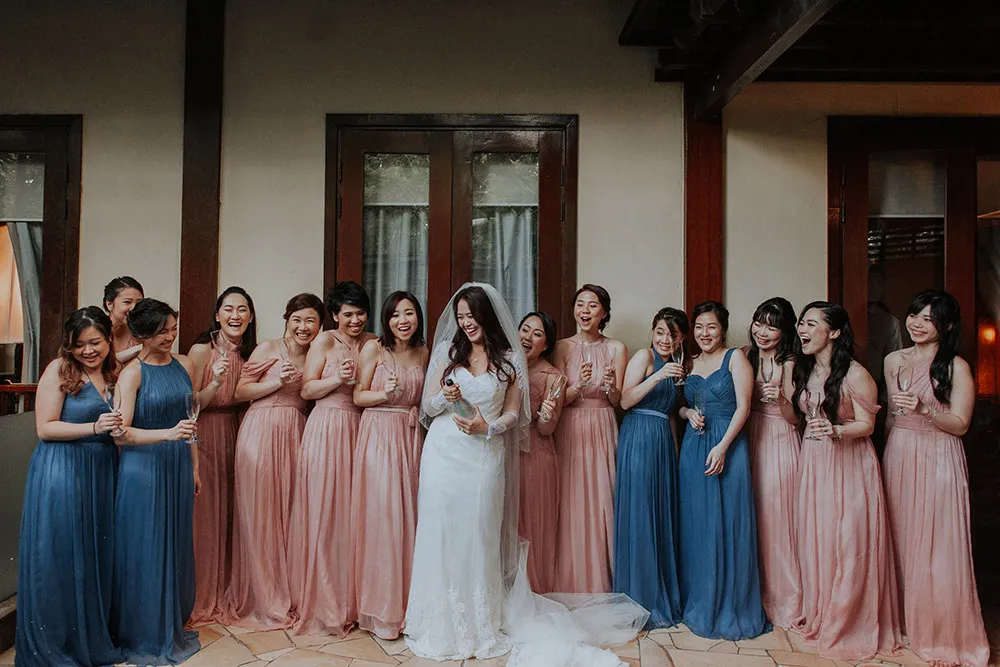 Photo by Munkeat Photography. theweddingnotebook.com