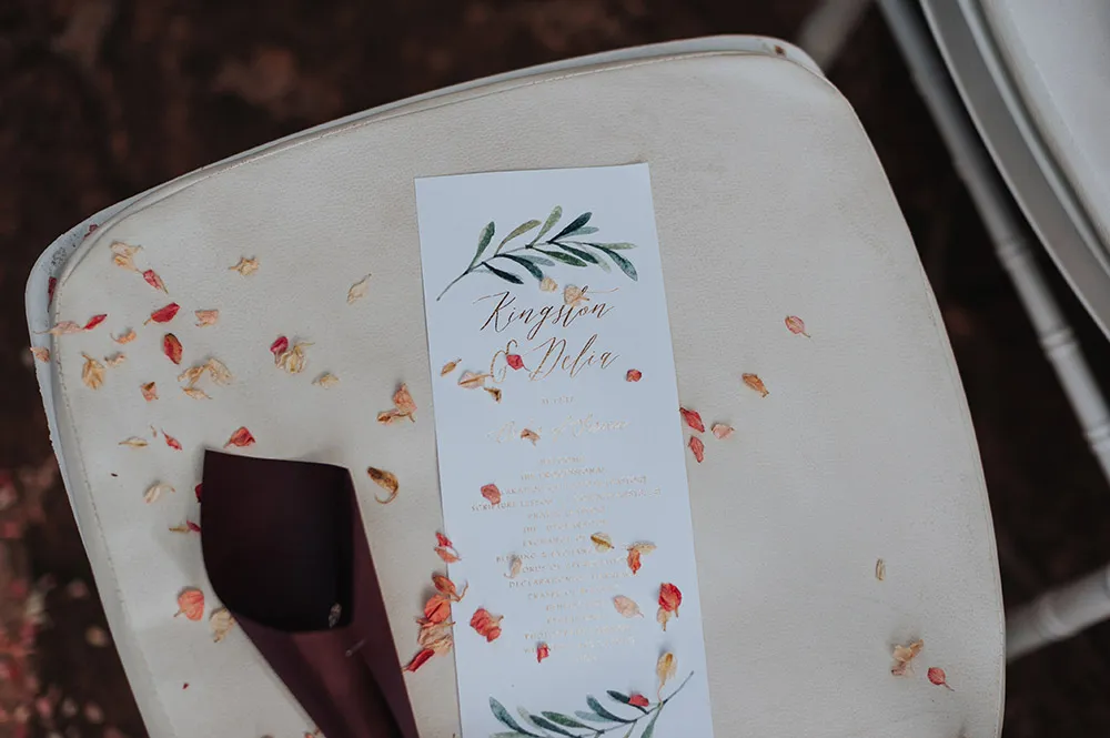 Photo by Munkeat Photography. theweddingnotebook.com