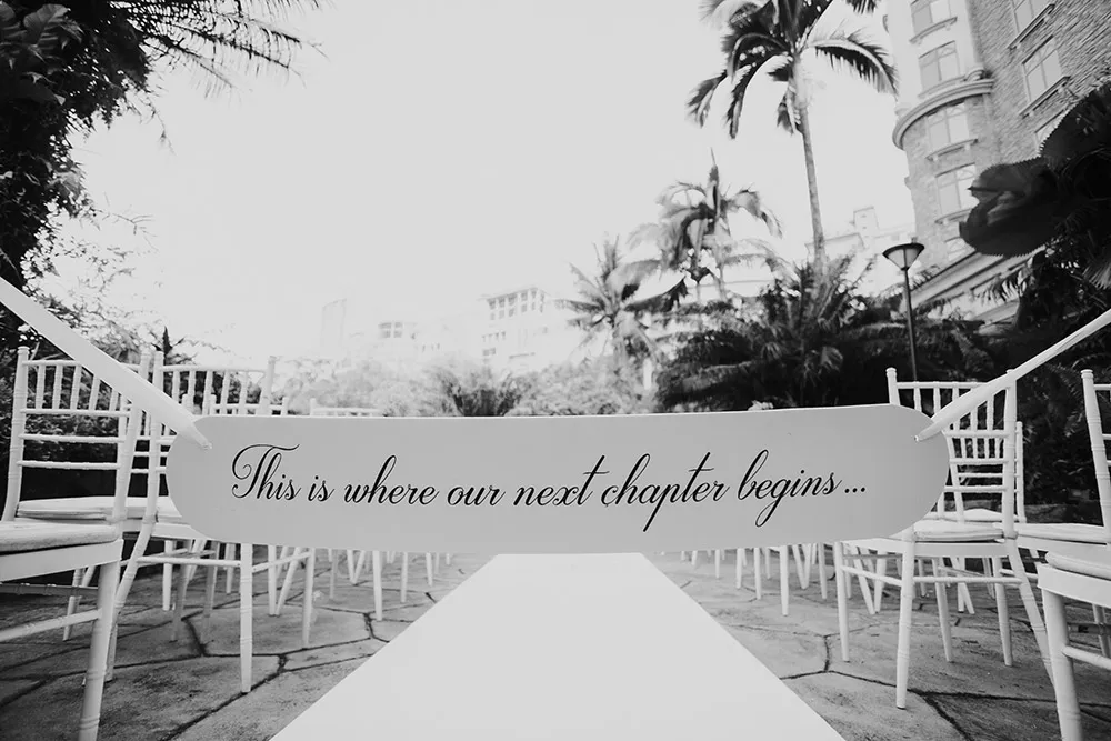 Photo by Munkeat Photography. theweddingnotebook.com