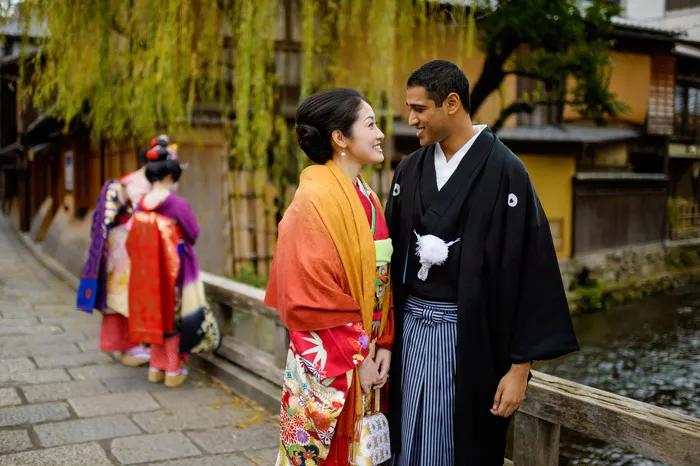 37 Frame Photography – Kyoto bridal portraits. theweddingnotebook.com