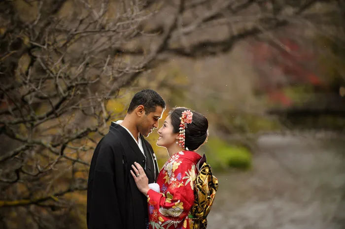 37 Frame Photography – Kyoto bridal portraits. theweddingnotebook.com