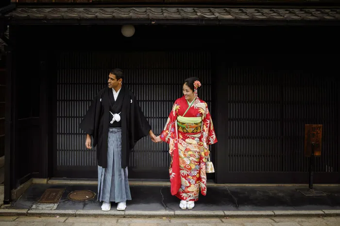 37 Frame Photography – Kyoto bridal portraits. theweddingnotebook.com