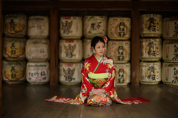 37 Frame Photography – Kyoto bridal portraits. theweddingnotebook.com