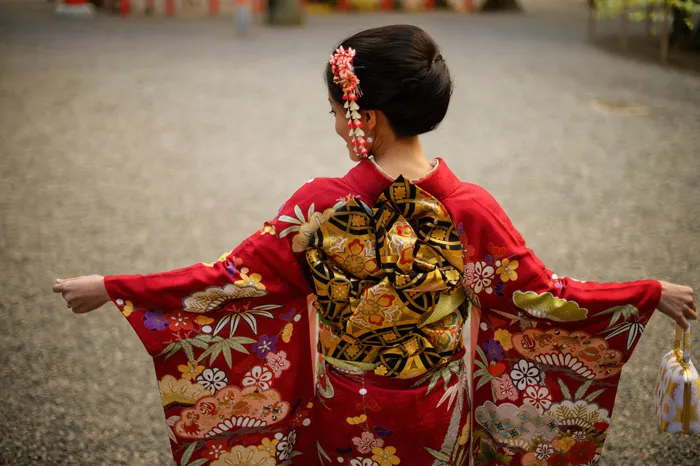 37 Frame Photography – Kyoto bridal portraits. theweddingnotebook.com